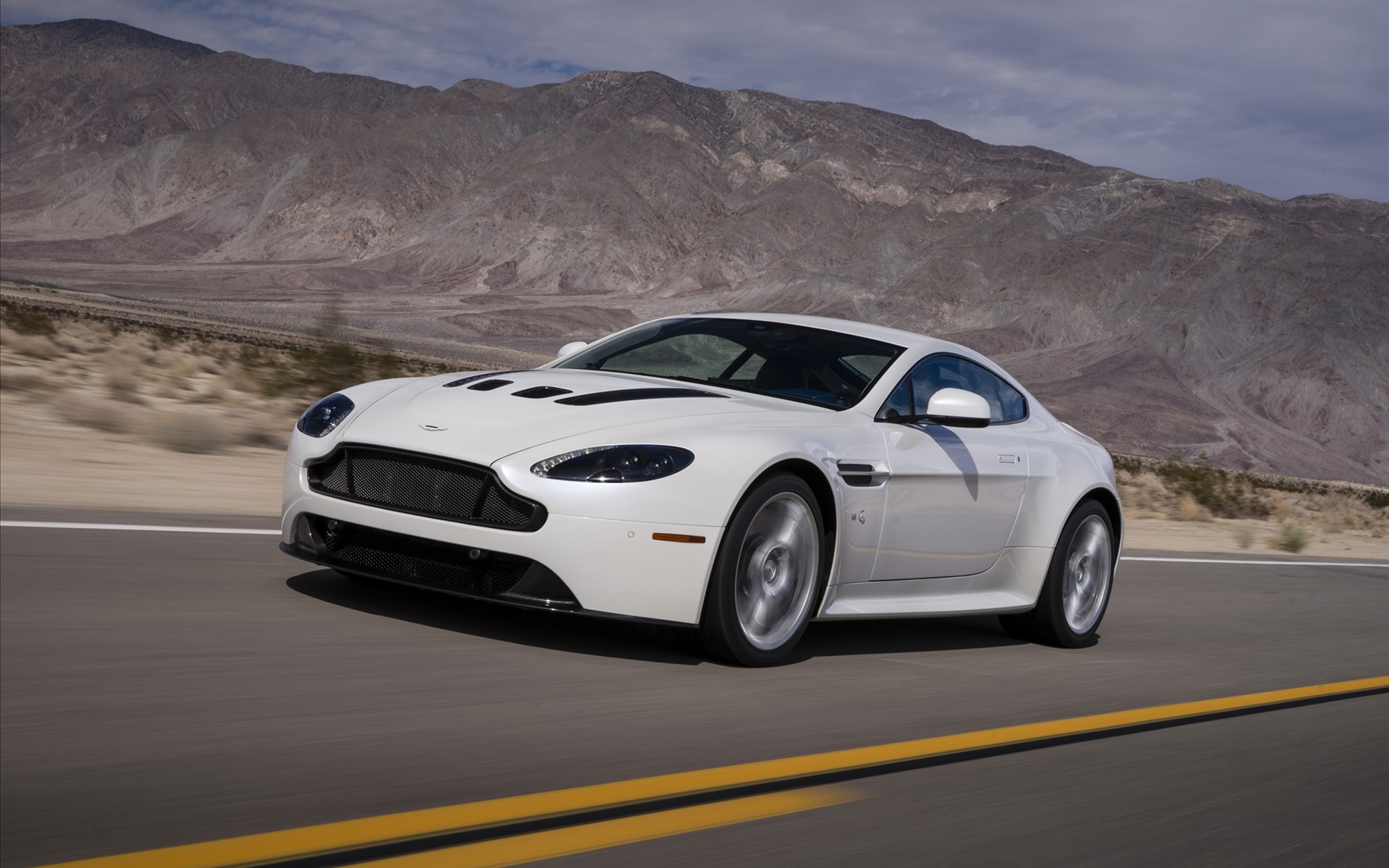 Aston Martin V12 Vantage S 2014